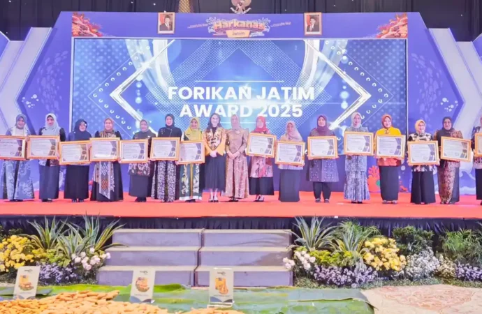 Hebat! Pasuruan Juara Umum Konsumsi Ikan, Borong Hat-trick Penghargaan Forikan Award Jatim 2025