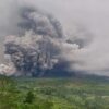 Gunung Semeru Kembali Erupsi Dua Kali Pagi Ini, Status Awas Tetap Diberlakukan