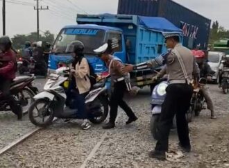 Arus Lalu Lintas Padat di JPL 104, Polisi Lakukan Pengaturan dan Beri Jalur Alternatif